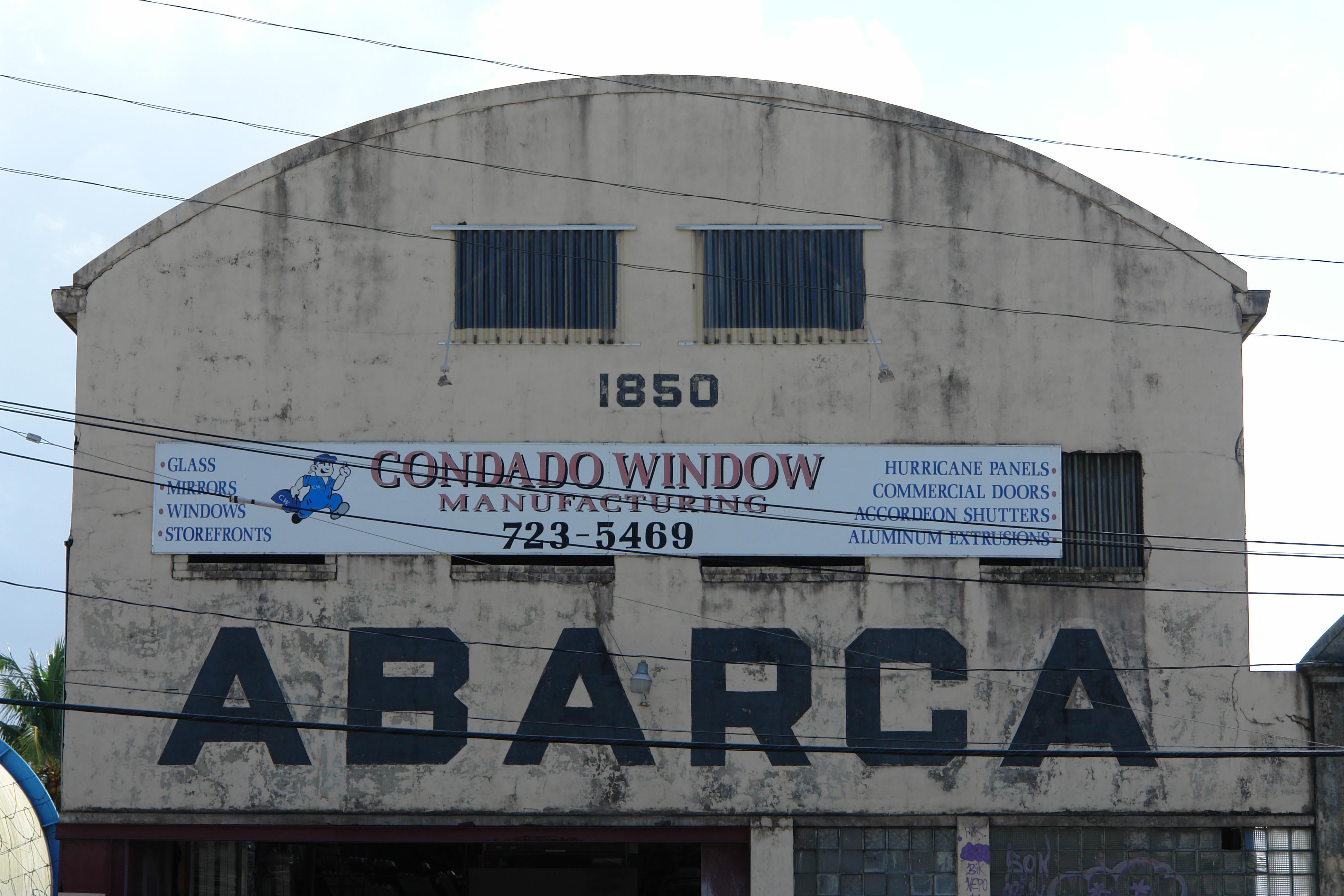 Antiguo edificio Sucesores de Abarca - San Juan (Miramar) - 2011 00002